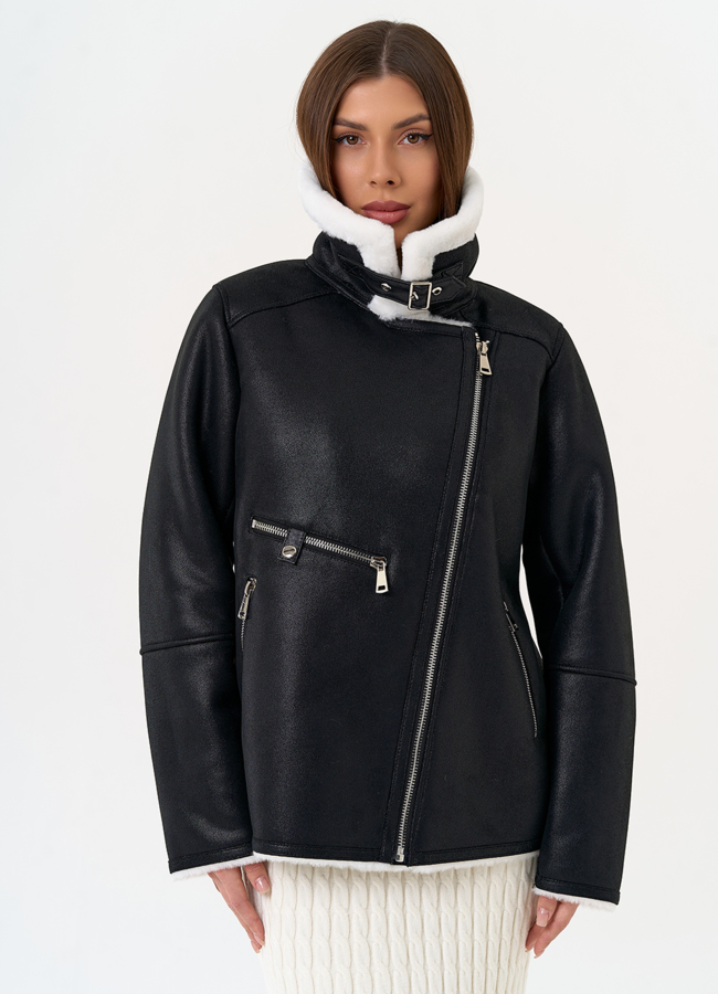 Женская дубленка из эко замши черного цвета модель № 31514 меха малина