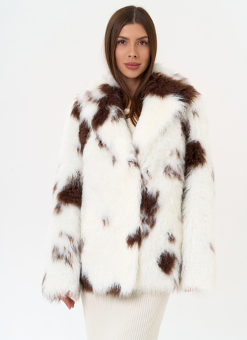 Женская шуба из эко меха с анималистическим принтом