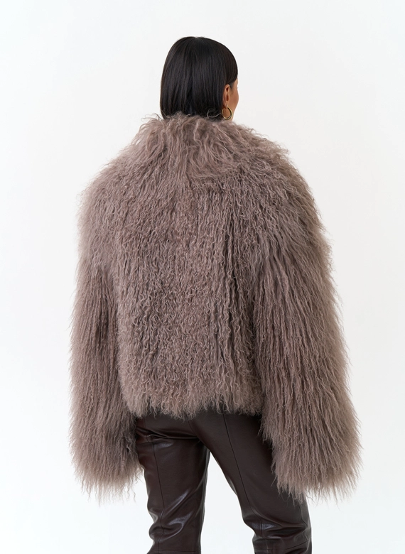 Короткая шуба из ламы фото