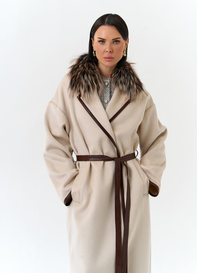 Женское длинное пальто с отделкой из меха лисы модель № 32650 универмаг малина
