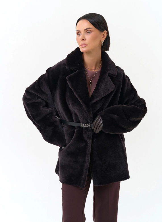 Женская дубленка с английским воротником фото