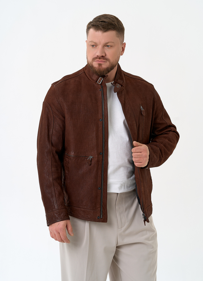 Мужская куртка из натуральной кожи коричневого цвета модель № 32746 меха малина