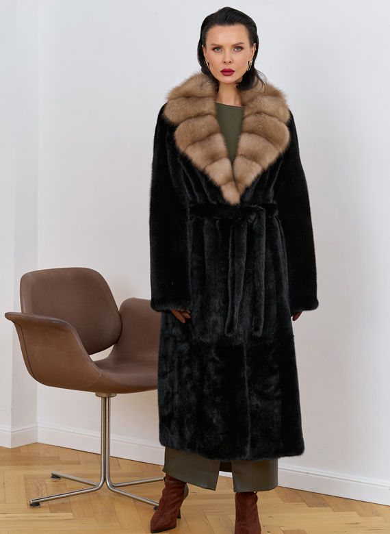 Шуба из меха норки с воротником из меха куницы