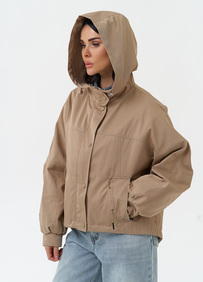 Короткая женская ветровка с капюшоном модель № 30042 универмаг малина