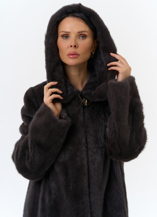 Женская шуба из меха норки  капюшоном модель № 24811 универмаг малина