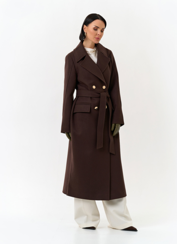 Женское пальто с английским воротником