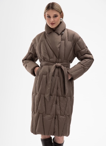 Женский пуховик с английским воротником