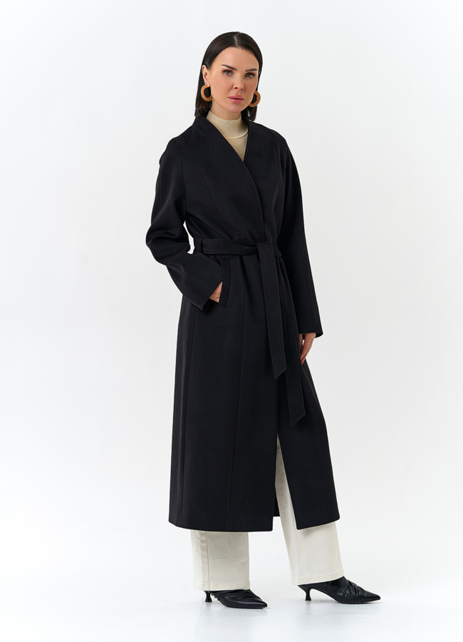 Женское пальто черного цвета с поясом модель № 32685 в кредит