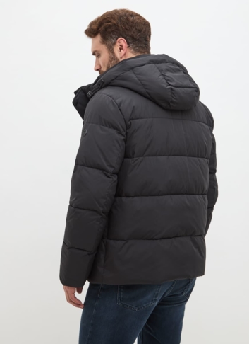 Мужской черный пуховик больших размеров