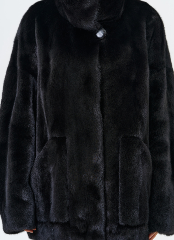 Женская шуба из скандинавской норки с воротником стойкой
