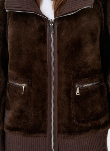 Женский двухсторонний бомбер из эко замши в коричневом цвете