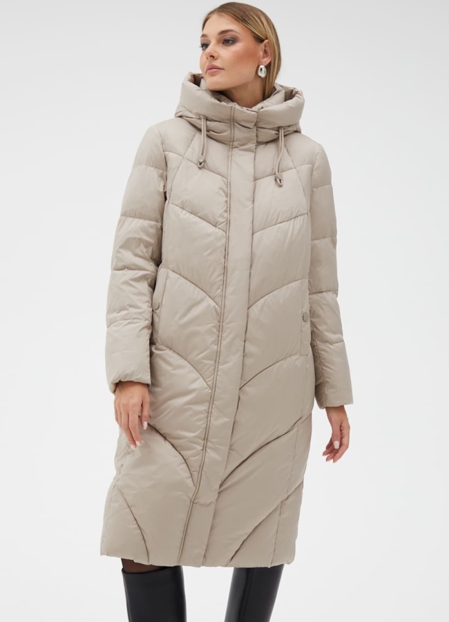 фото Женский пуховик бежевого цвета с капюшоном модель № 31116