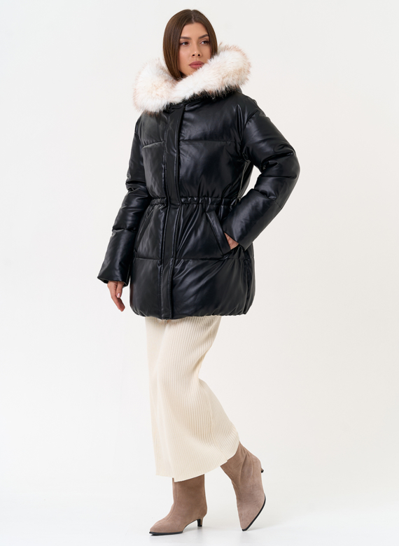 Женский пуховик из эко кожи с отделкой из эко меха