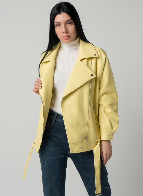 Женская удлиненная косуха-оверсайз в светло-желтом цвете