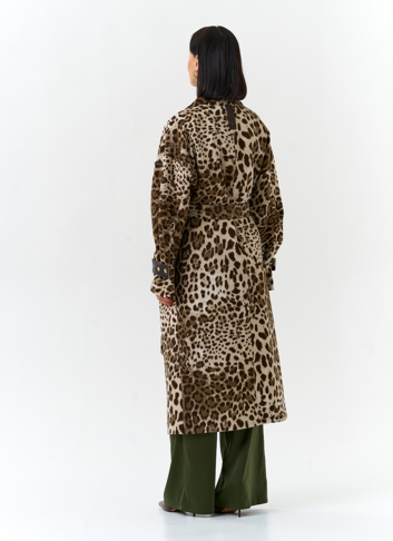 Женское пальто с анималистическим принтом