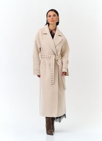 Женское пальто с акцентным поясом