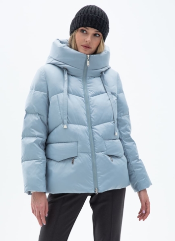 Женский пуховик голубого цвета